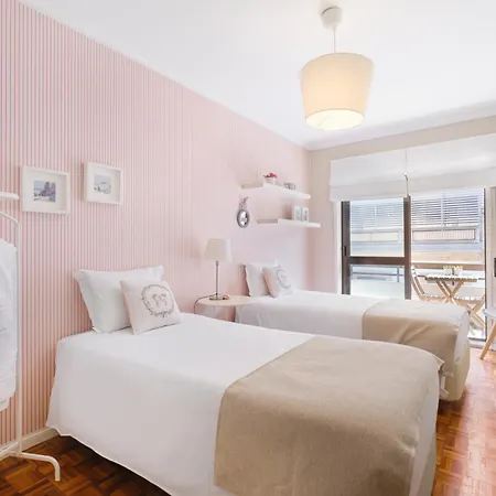 Cosmopolitan Flat Apartment *