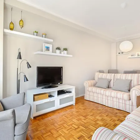 Cosmopolitan Flat Apartment